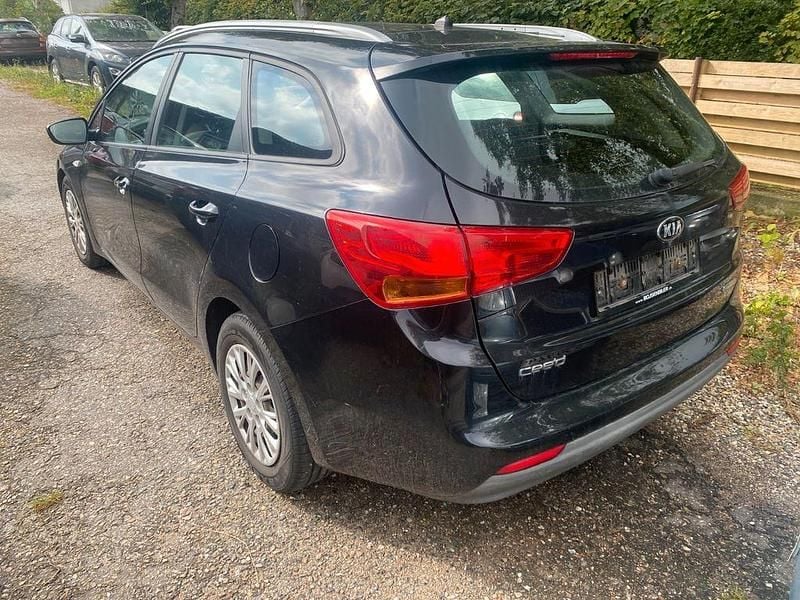 Gebraucht Kia Ceed Sportswagon Platinum Edition 136 PS (100 kW) 2017 Schwarz Kombi