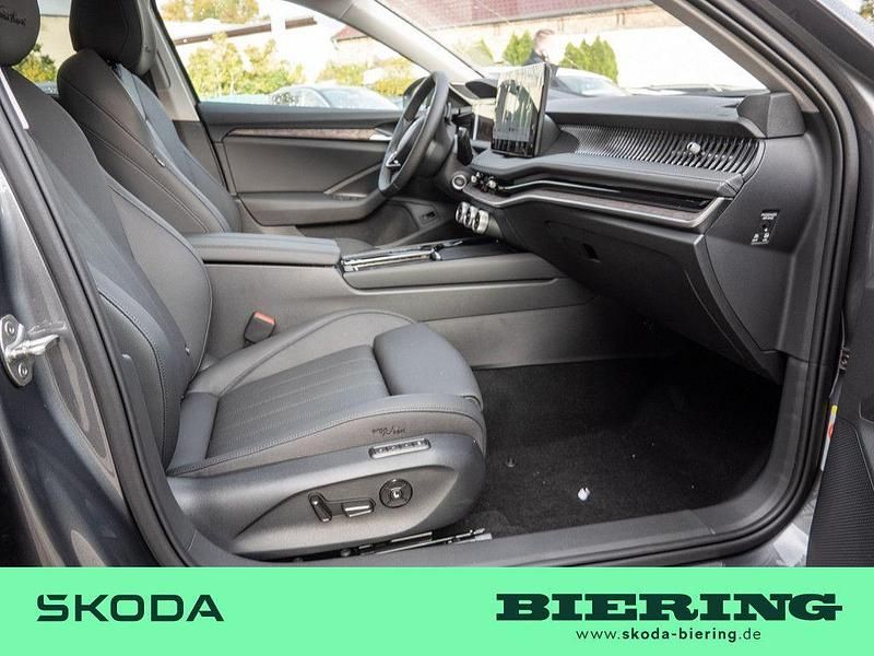 Neu Skoda Superb LAURIN & KLEMENT 193 PS (141 kW) 2025 Grau Kombi