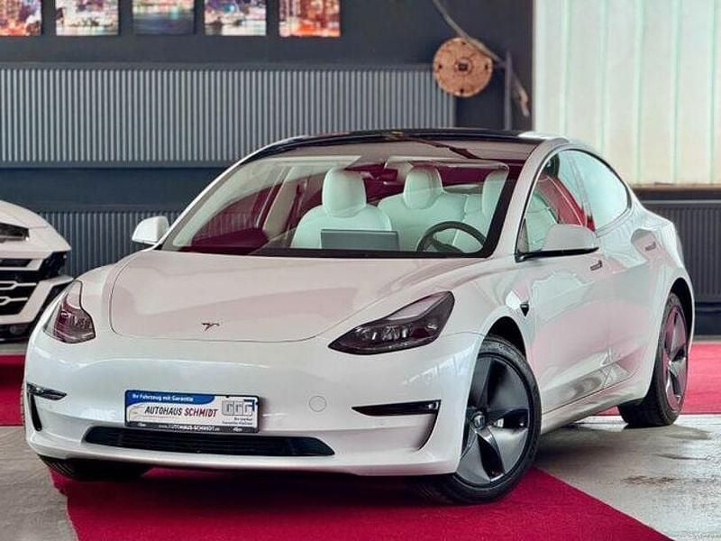 Weiß Gebraucht 2022 Tesla Model 3 Limousine | 28.400 € (Fairer Preis) - Bild 1/4