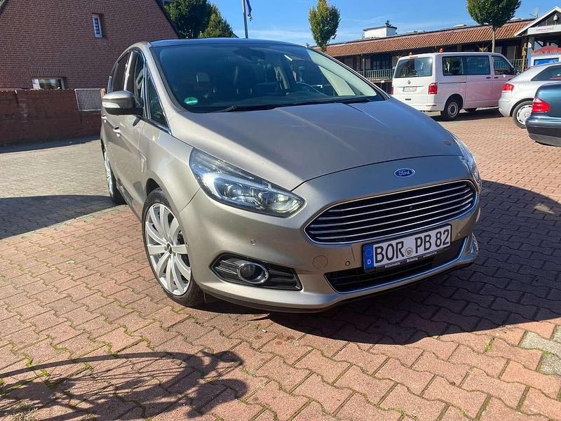 Gold Gebraucht 2016 Ford S-MAX Titanium Van / Kleinbus | 10.600 € (Teuer) - Bild 1/4