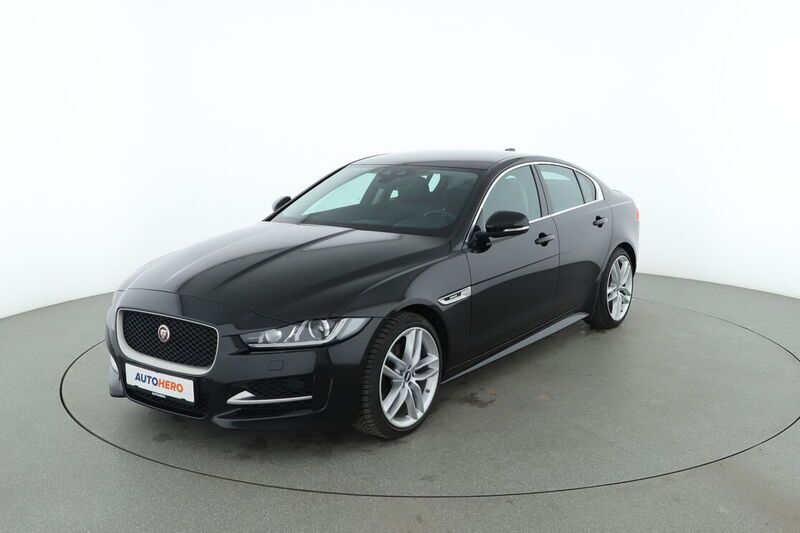 Schwarz Gebraucht 2017 Jaguar XE R-Sport Limousine | 21.400 € (Fairer Preis) - Bild 1/4