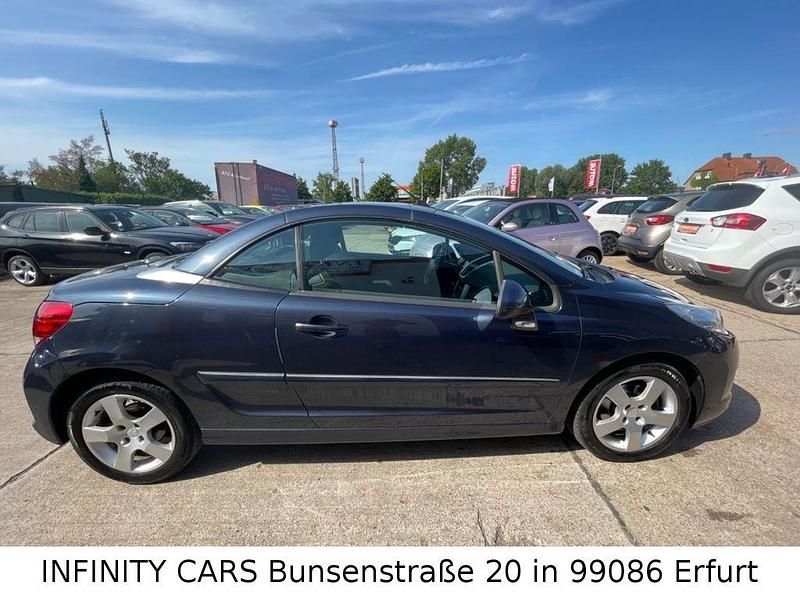 Gebraucht Peugeot 207 CC Active 120 PS (88 kW) 2013 Blau Cabrio