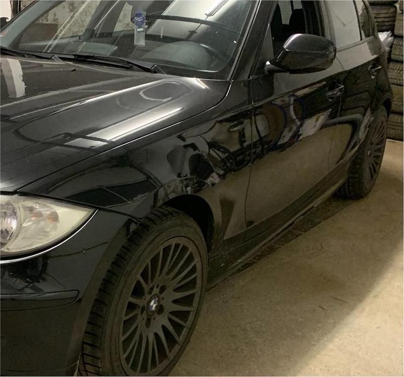 Schwarz Gebraucht 2009 BMW 118 Kleinwagen | 4.500 € (Fairer Preis) - Bild 1/4