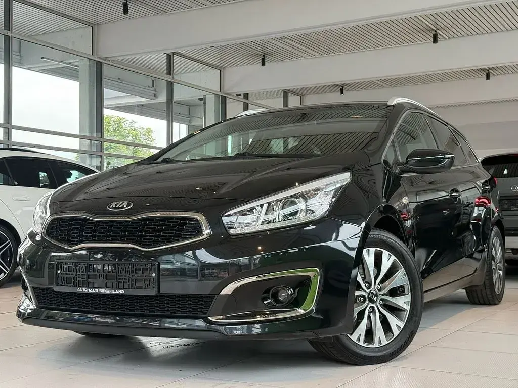Gebraucht Kia Ceed 135 PS (99 kW) 2016 Schwarz Kleinwagen