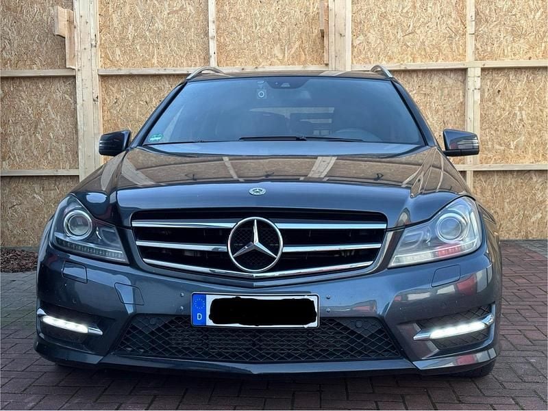 Grau Gebraucht 2013 Mercedes C300 AMG Kombi | 8.500 € (Fairer Preis) - Bild 1/4
