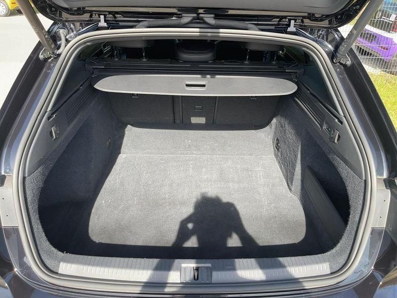 Gebraucht VW Arteon R-line 200 PS (147 kW) 2023 Deep black perleffekt Kombi