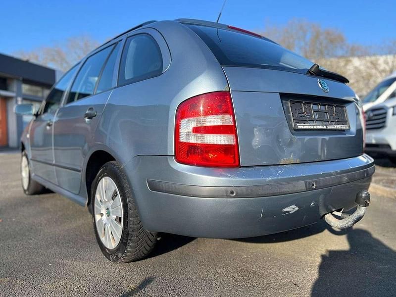 Gebraucht Skoda Fabia Ambiente 101 PS (74 kW) 2005 Stone grau metallic Kombi