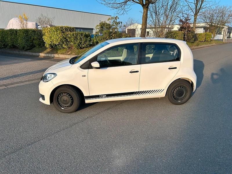 Używany Skoda Citigo Active 60 KM (44 kW) 2018 Biały Hatchback