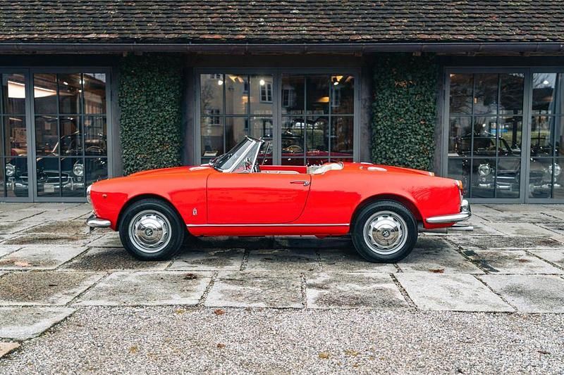 Gebraucht Alfa Romeo Giulia Spider 92 PS (67 kW) 1963 Rot Cabrio