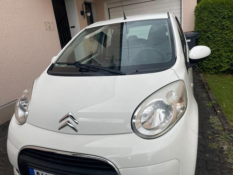 Weiß Gebraucht 2012 Citroën C1 Kleinwagen | 3.600 € (Fairer Preis) - Bild 1/4