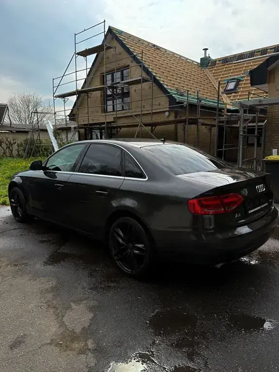 Gebraucht Audi A4 Ambition 160 PS (117 kW) 2009 Grau Limousine