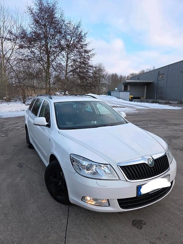 Second-hand Skoda Octavia 105 CP (77 kW) 2012 Alb Break