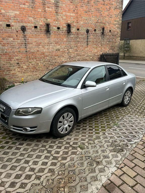 Second-hand Audi A4 131 CP (96 kW) 2005 Argintiu Berlinǎ
