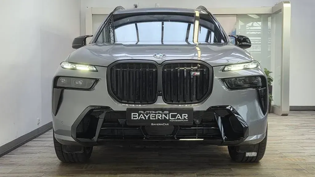 Gebraucht BMW X7 M Sport 530 PS (389 kW) 2025 (0c4w) skyscraper grey metallic SUV