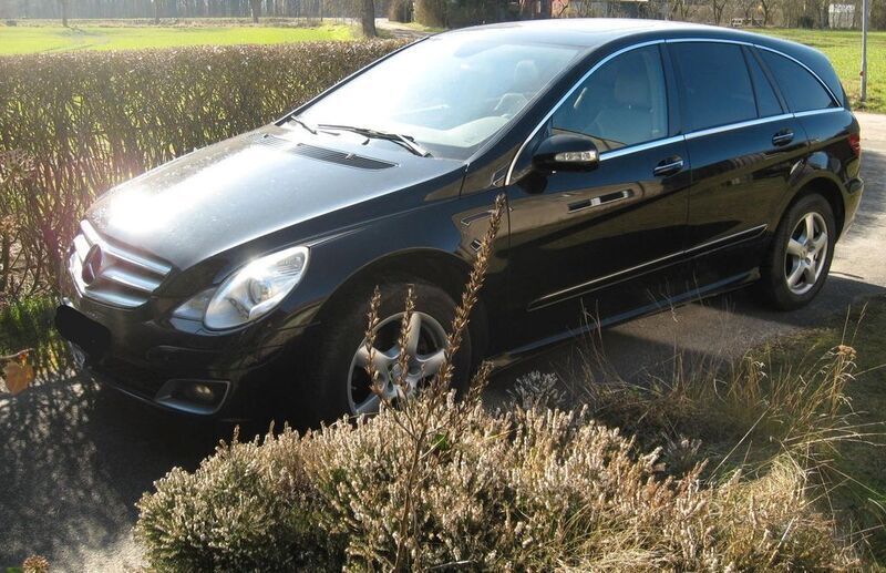 Schwarz Gebraucht 2006 Mercedes R320 Van / Kleinbus | 5.400 € (Fairer Preis) - Bild 1/4