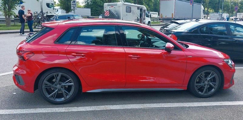 Gebraucht Audi A3 S-Line 116 PS (85 kW) 2020 Rot Limousine