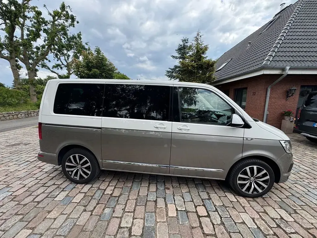Gebraucht VW Multivan Highline 204 PS (150 kW) 2016 Andere farben Van / Kleinbus