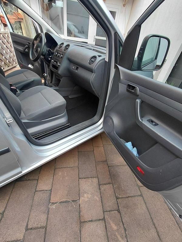 Gebraucht VW Caddy 102 PS (75 kW) 2014 Silber Van / Kleinbus