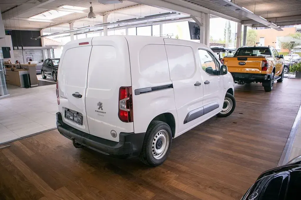 Gebraucht Peugeot Partner 75 PS (55 kW) 2019 Weiß Van / Kleinbus
