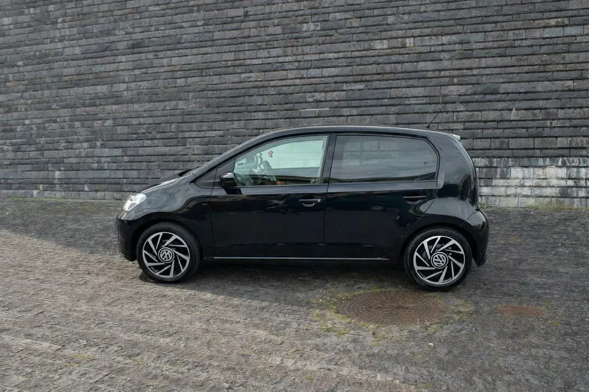 Second-hand VW up! Join 75 CP (55 kW) 2019 Negru Hatchback
