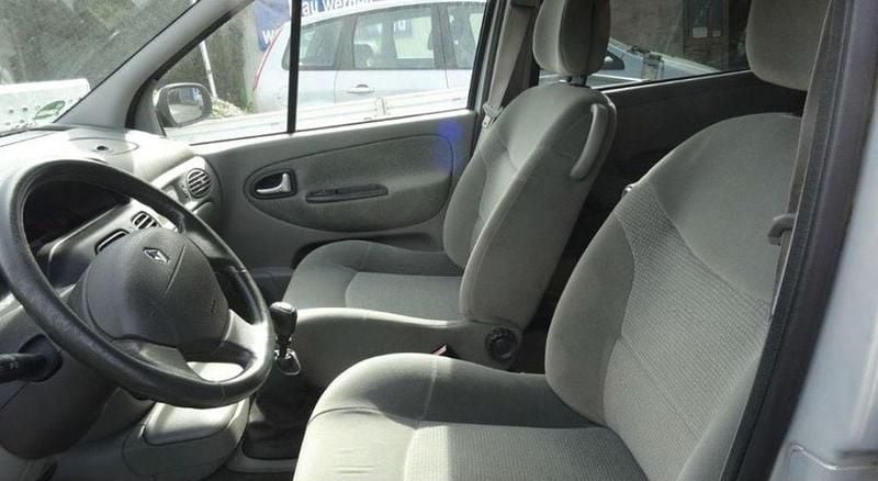 Gebraucht Renault Scénic 107 PS (78 kW) 2002 Silber Van / Kleinbus