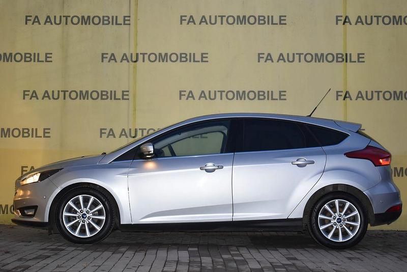 Gebraucht Ford Focus Titanium 125 PS (91 kW) 2015 Grau Limousine