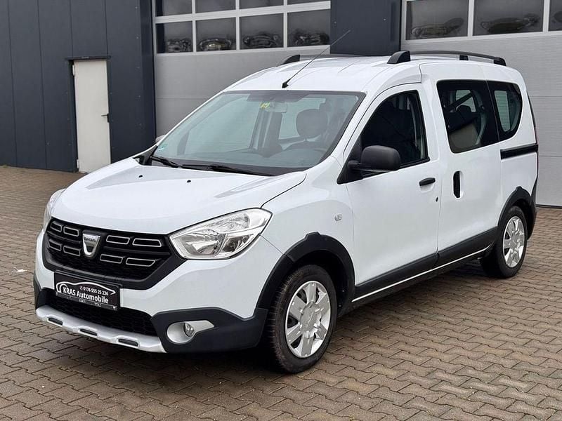 Gebraucht Dacia Dokker Celebration 116 PS (85 kW) 2017 Weiß Van / Kleinbus