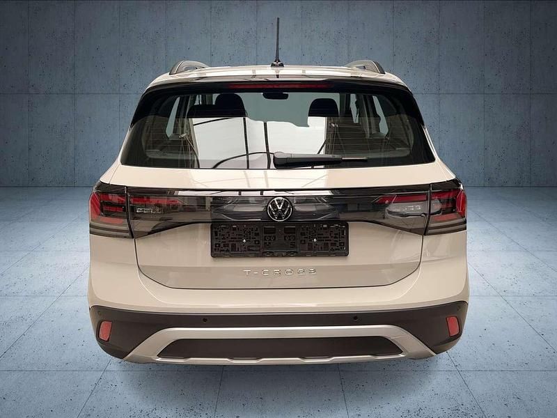 Gebraucht VW T-Cross Life 95 PS (69 kW) 2024 Grau SUV