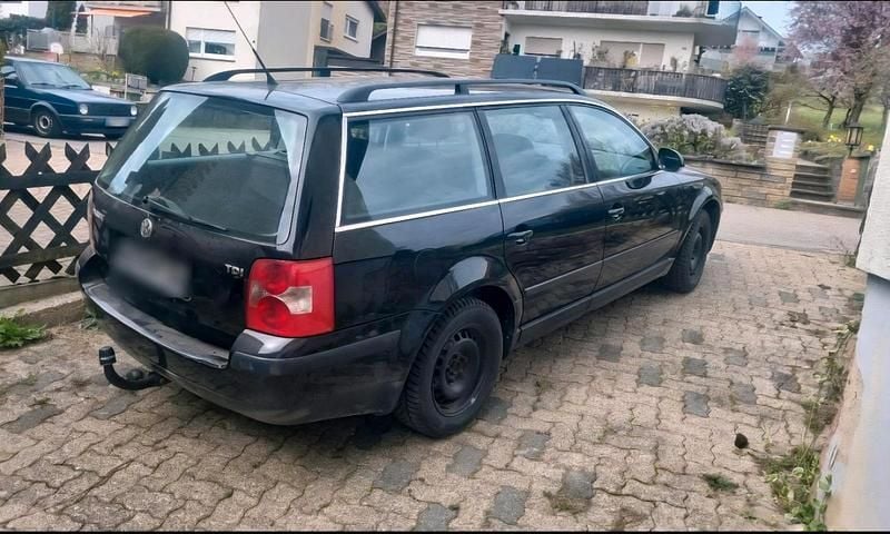 Second-hand VW Passat 101 CP (74 kW) 2004 Negru Break