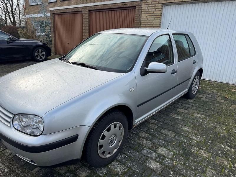 Silber Gebraucht 2001 VW Golf Trendline Limousine | 1.150 € (Guter Preis) - Bild 1/4