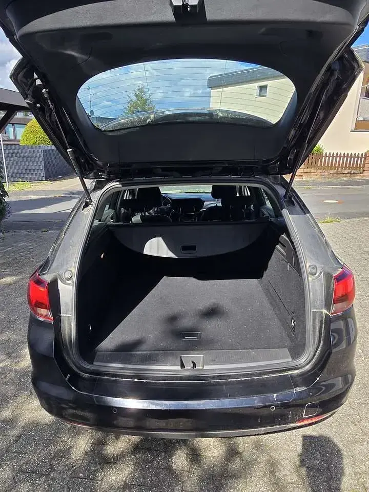 Gebraucht Opel Astra Edition 105 PS (77 kW) 2018 Schwarz Kombi