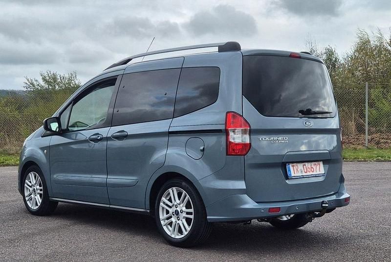 Gebraucht Ford Tourneo Courier Titanium 101 PS (74 kW) 2021 Blau Van / Kleinbus