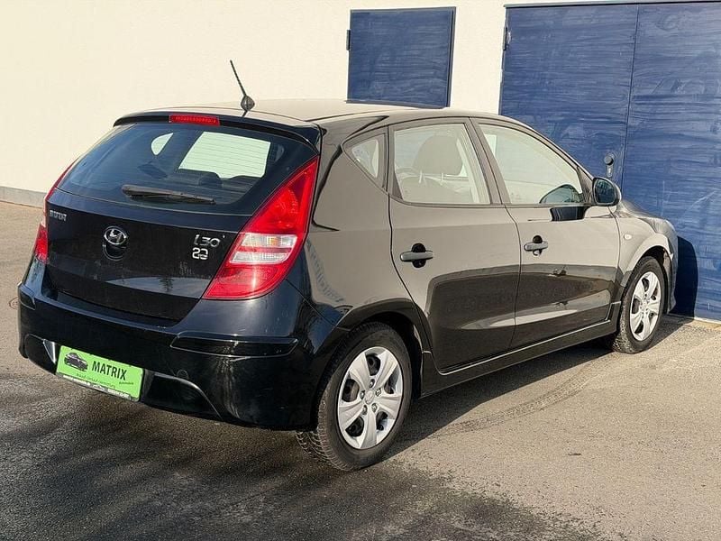 Gebraucht Hyundai i30 Edition 109 PS (80 kW) 2012 Schwarz Limousine