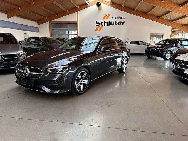 Gebraucht Mercedes C200 Avantgarde 184 PS (135 kW) 2022 Grafitgrau Kombi