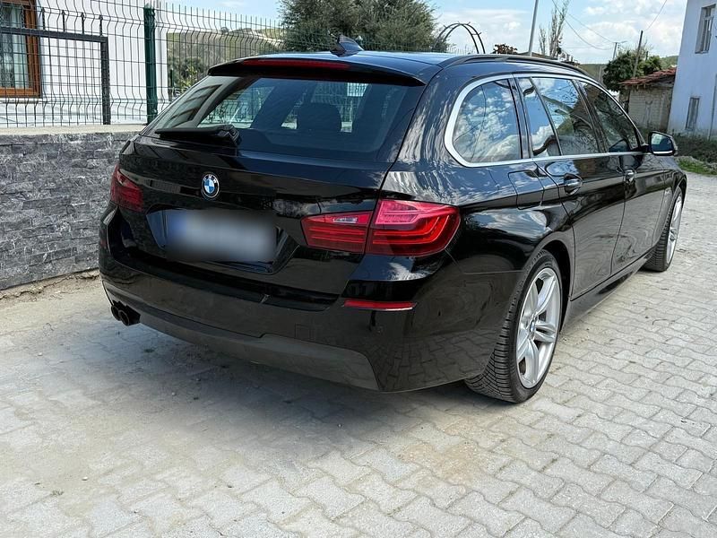 Gebraucht BMW 530 M Sport 258 PS (189 kW) 2016 Schwarz Kombi