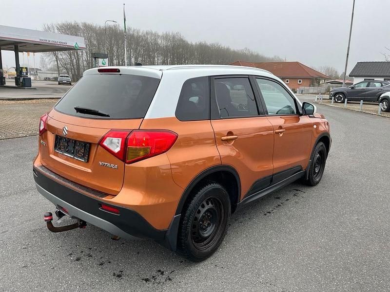 Usado Suzuki Vitara 120 HP (88 kW) 2015 Laranja SUV