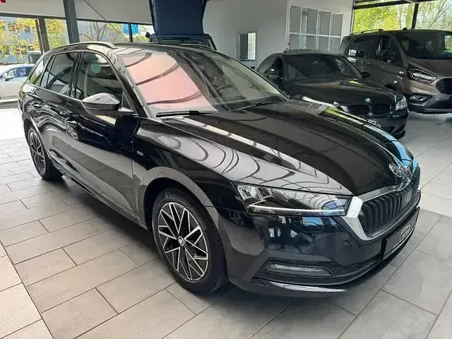 Gebraucht Skoda Octavia Clever 116 PS (85 kW) 2022 Schwarz Kombi