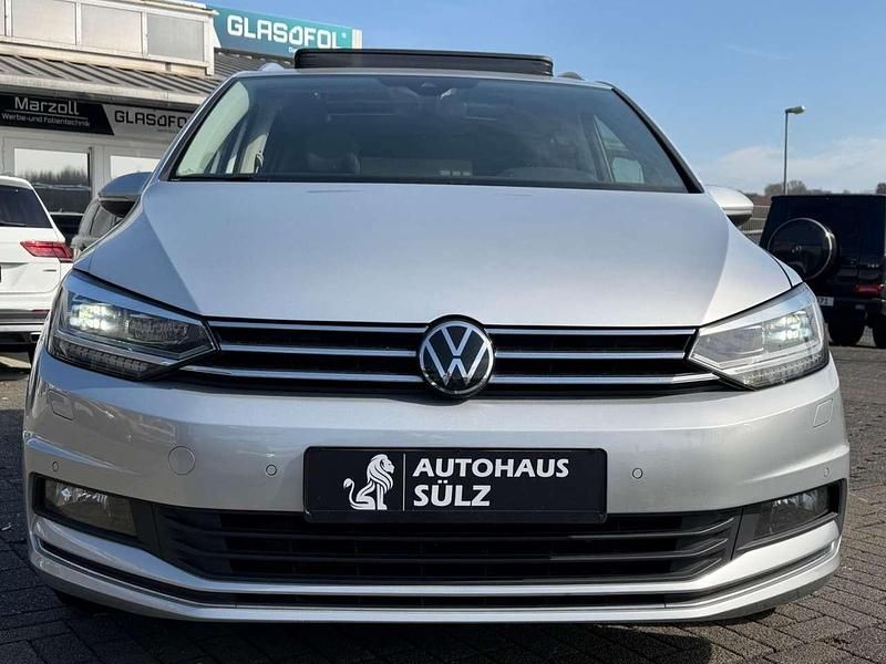 Gebraucht VW Touran Highline 150 PS (110 kW) 2021 Silber Van / Kleinbus