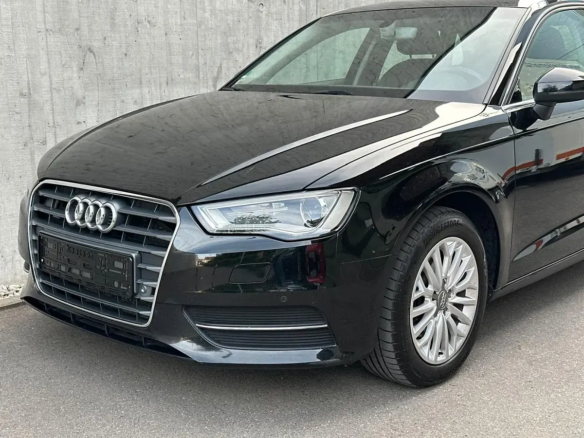 Gebraucht Audi A3 Ambiente 150 PS (110 kW) 2016 Schwarz Limousine