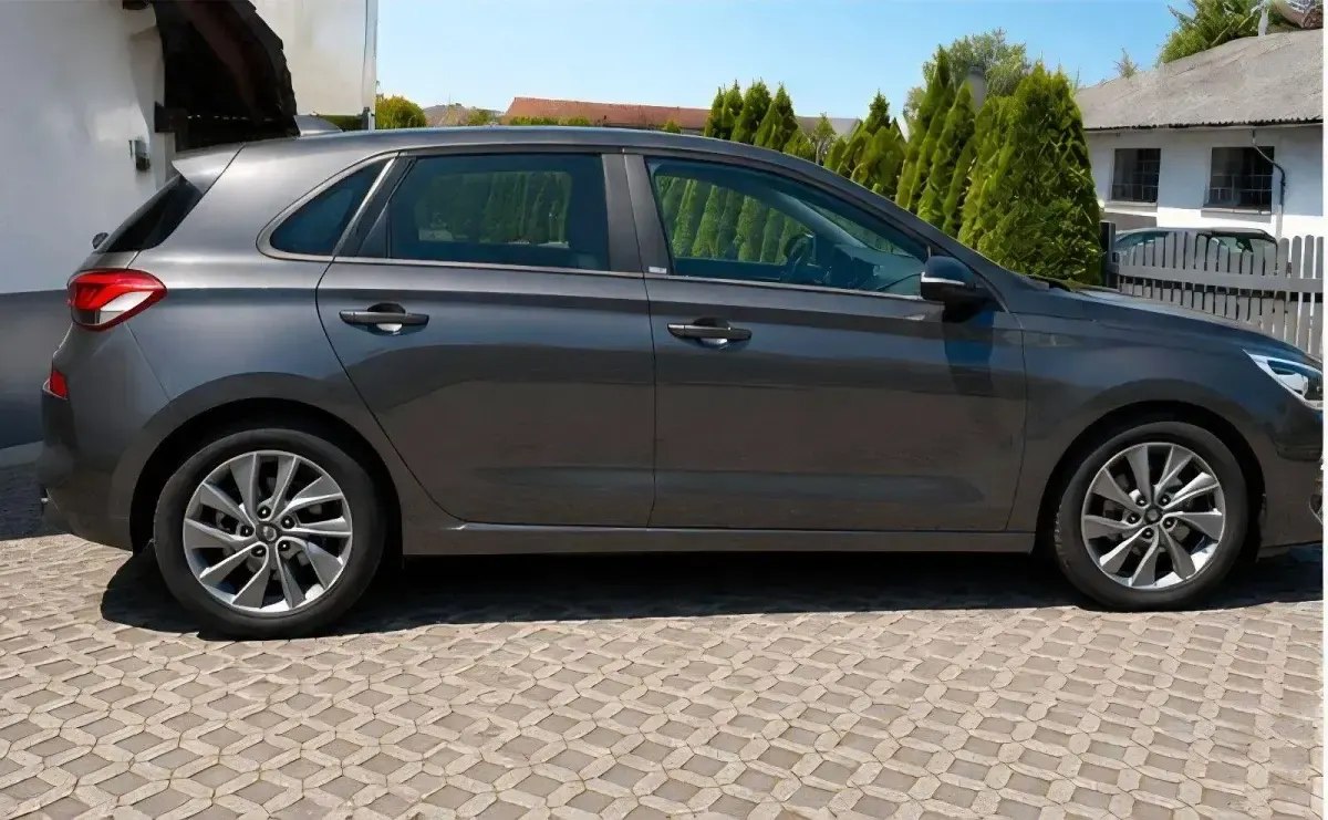 Gebraucht Hyundai i30 Passion Plus 140 PS (102 kW) 2018 Grau Limousine