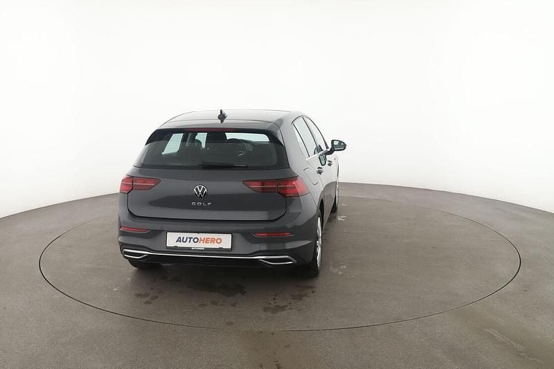Gebraucht VW Golf Style 150 PS (110 kW) 2020 Grau Limousine