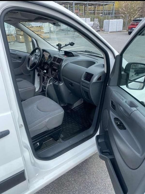 Gebraucht Citroën Jumpy 128 PS (94 kW) 2016 Weiß Van / Kleinbus