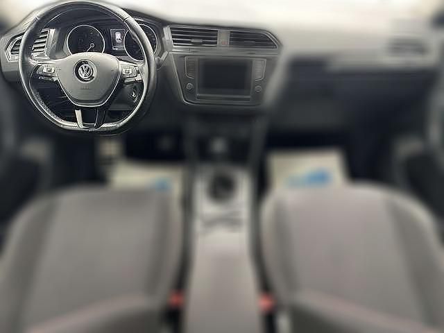 Gebraucht VW Tiguan Sound 150 PS (110 kW) 2017 Silber metallic SUV