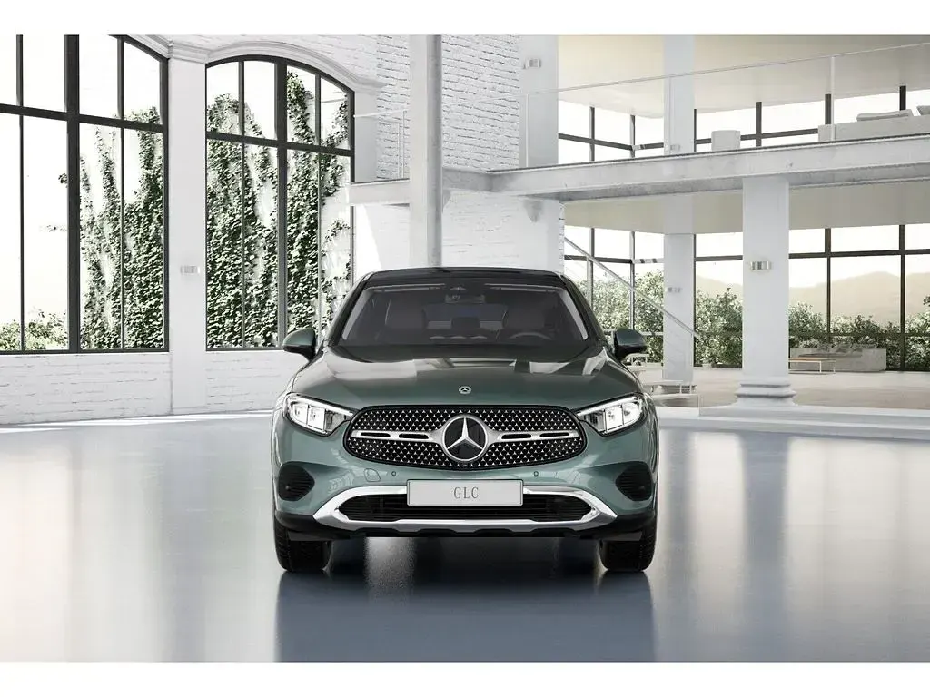 Gebraucht Mercedes GLC300e Avantgarde 313 PS (230 kW) 2025 Silber SUV