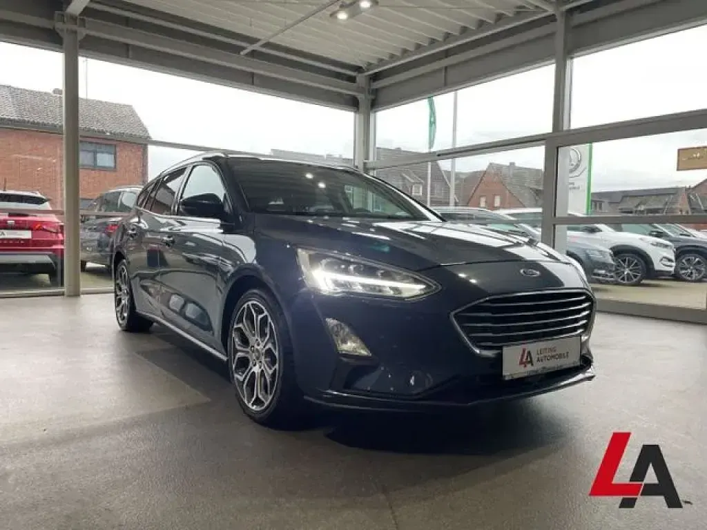 Gebraucht Ford Focus Titanium 125 PS (91 kW) 2019 Blue metallic (metallic) Kombi