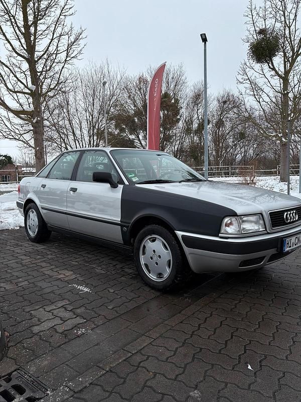 Gebraucht Audi 80 90 PS (66 kW) 1992 Silber Limousine