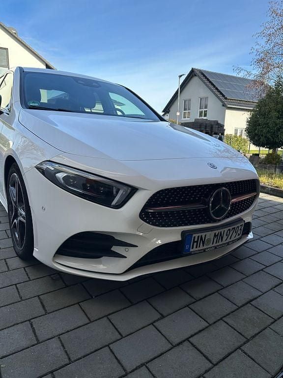 Gebraucht Mercedes A250 224 PS (164 kW) 2019 Weiß Limousine