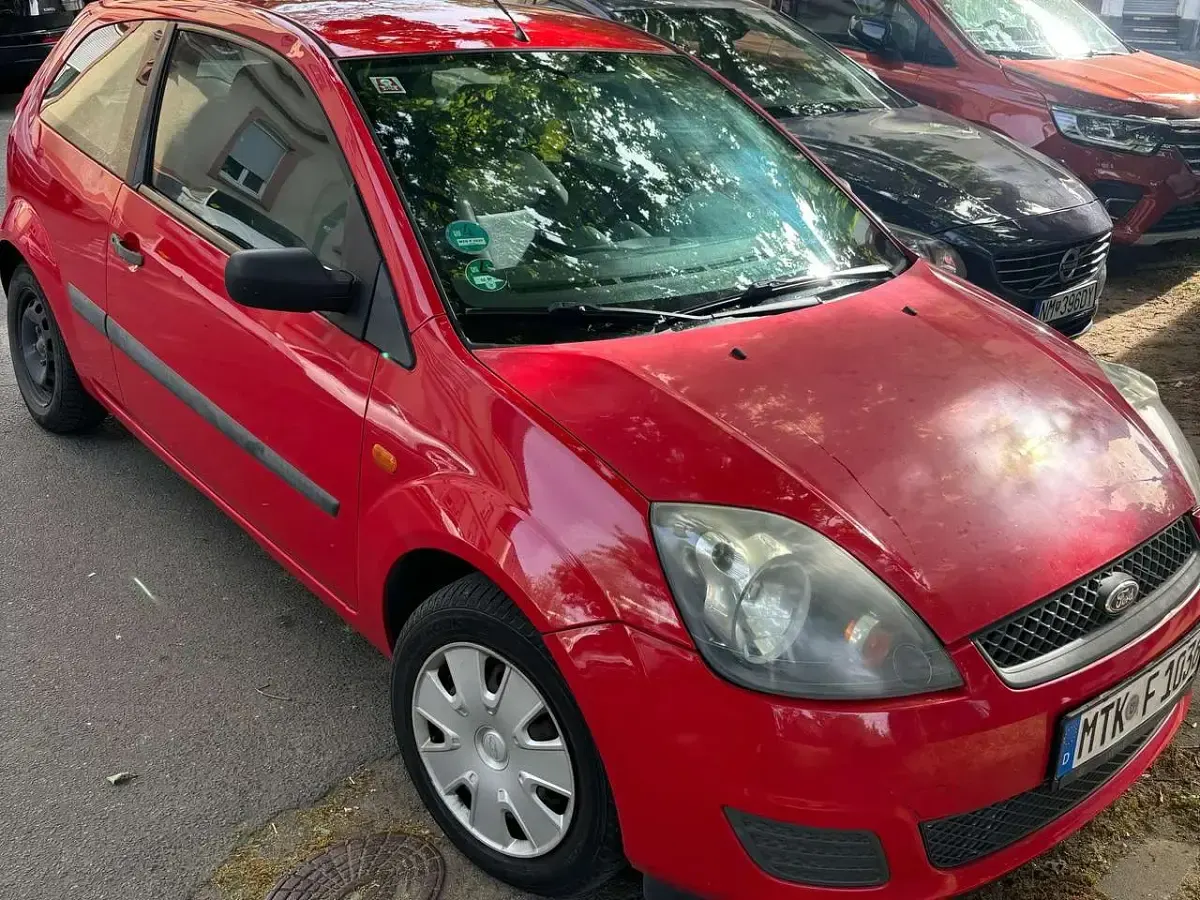 Gebraucht Ford Fiesta Fun X 60 PS (44 kW) 2007 Rot Kleinwagen