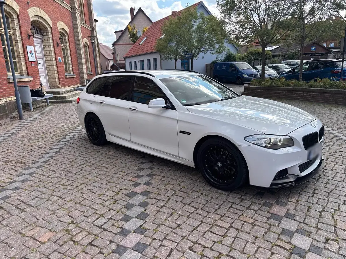 Gebraucht BMW 530 M Sport 245 PS (180 kW) 2011 Weiß Kombi