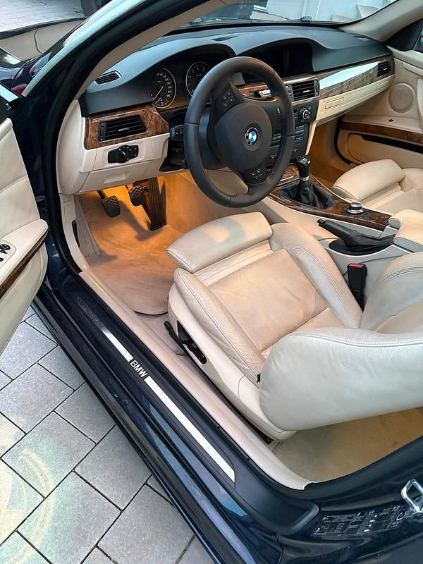 Gebraucht BMW 330 272 PS (200 kW) 2007 Blau Coupé